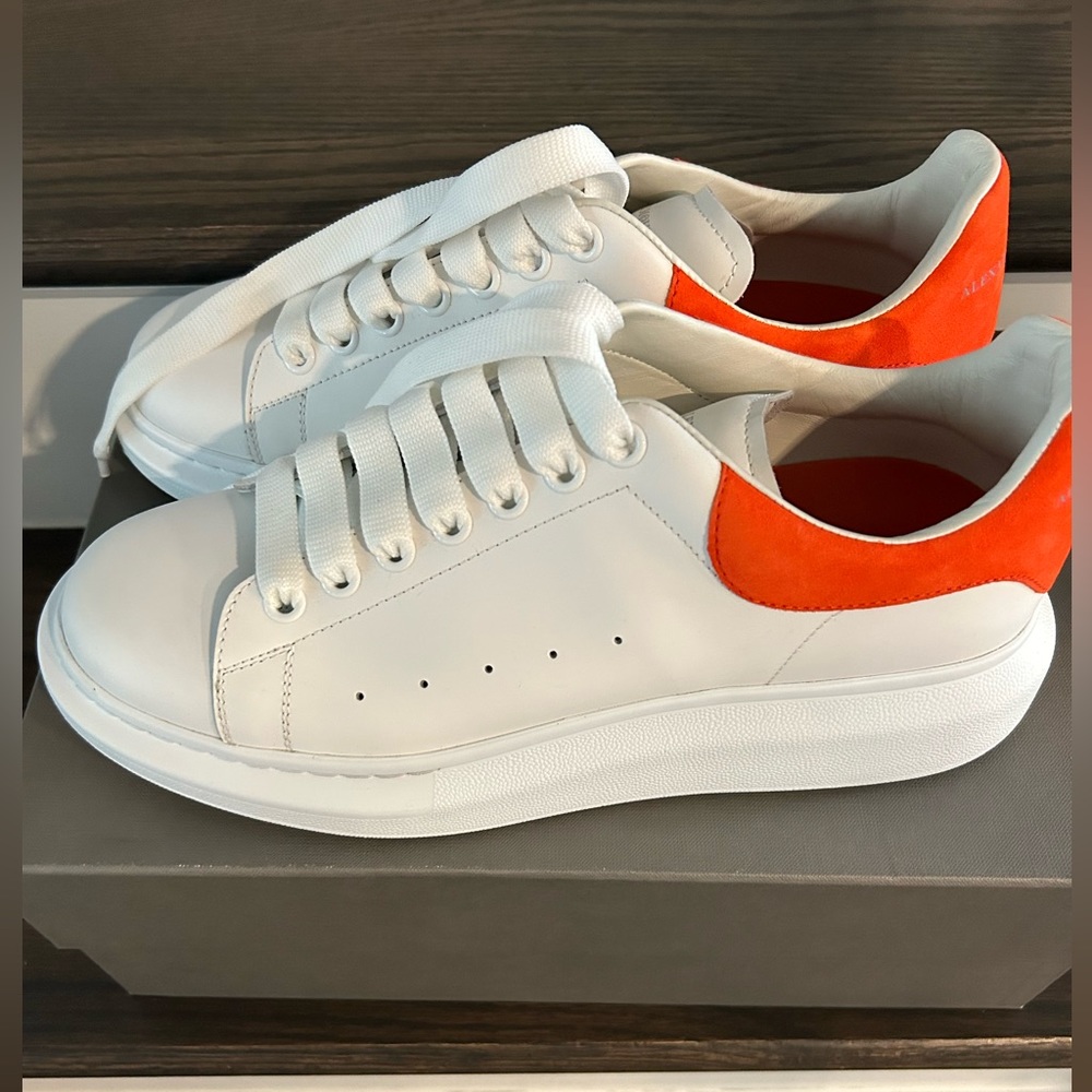 🧡👟White & Orange Alexander McQueen Oversized Men's Size 43 🧡👟